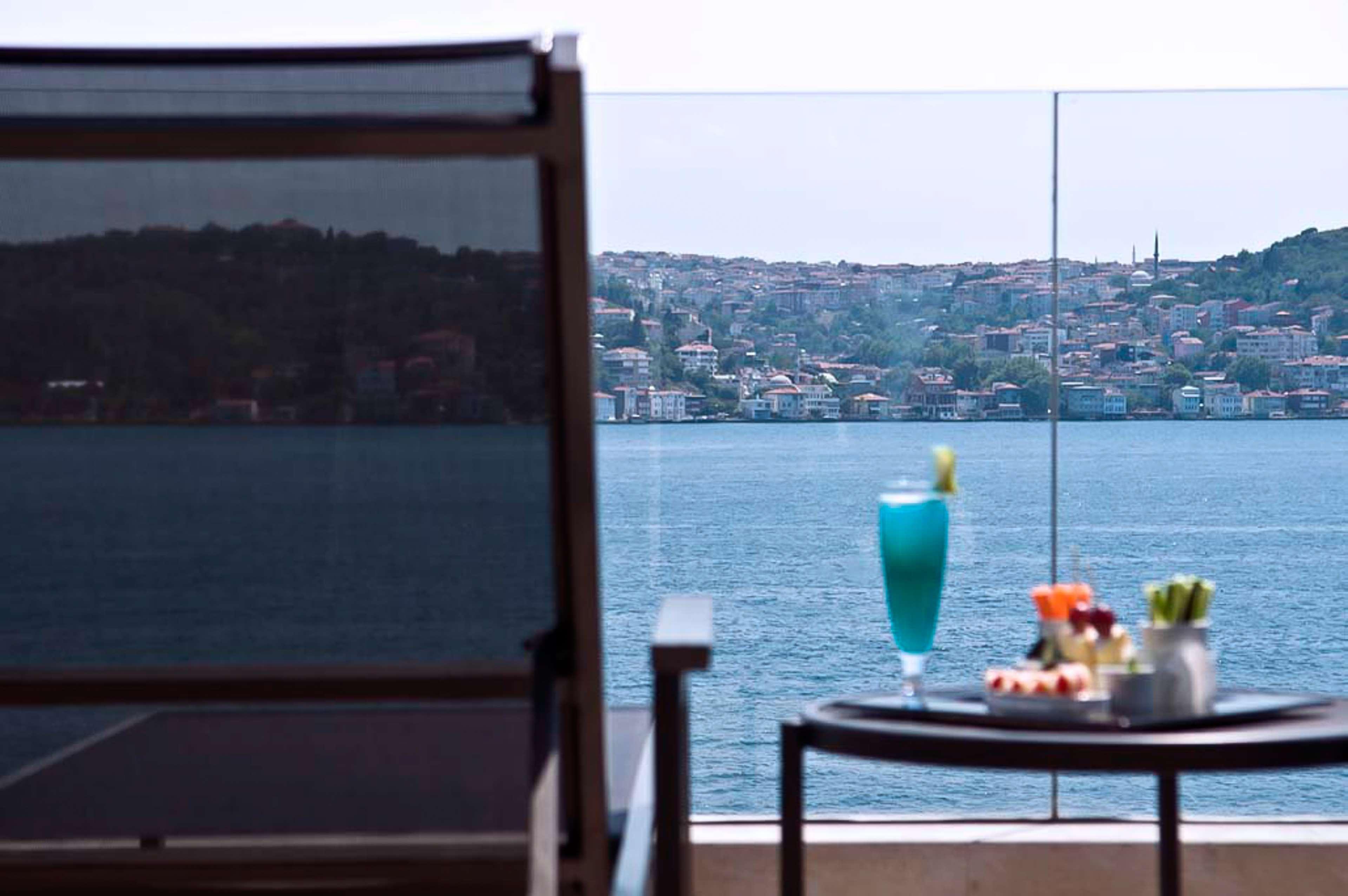 Radisson Blu Bosphorus Hotel Istambul Exterior foto View from the hotel