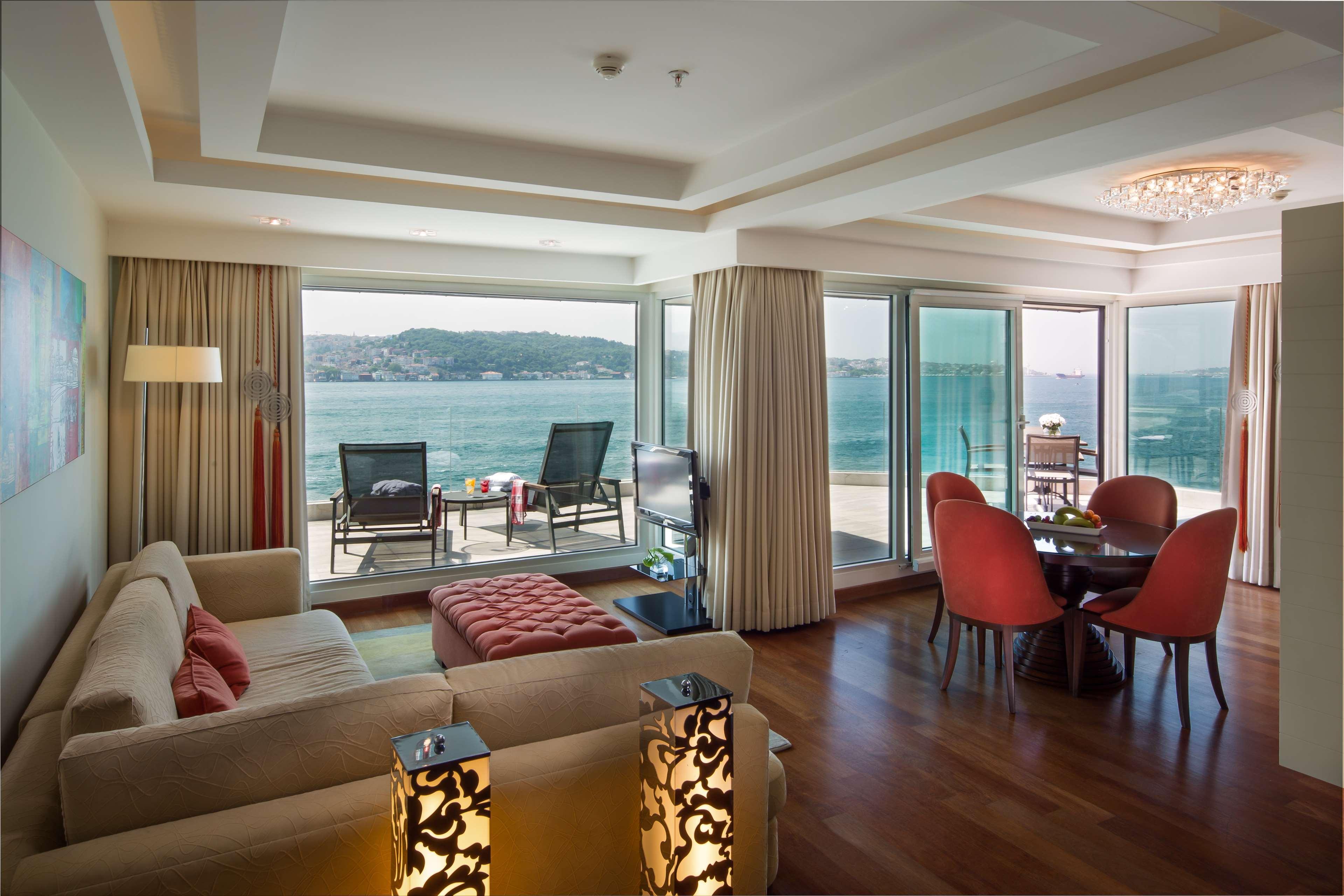 Radisson Blu Bosphorus Hotel Istambul Exterior foto A suite at the hotel