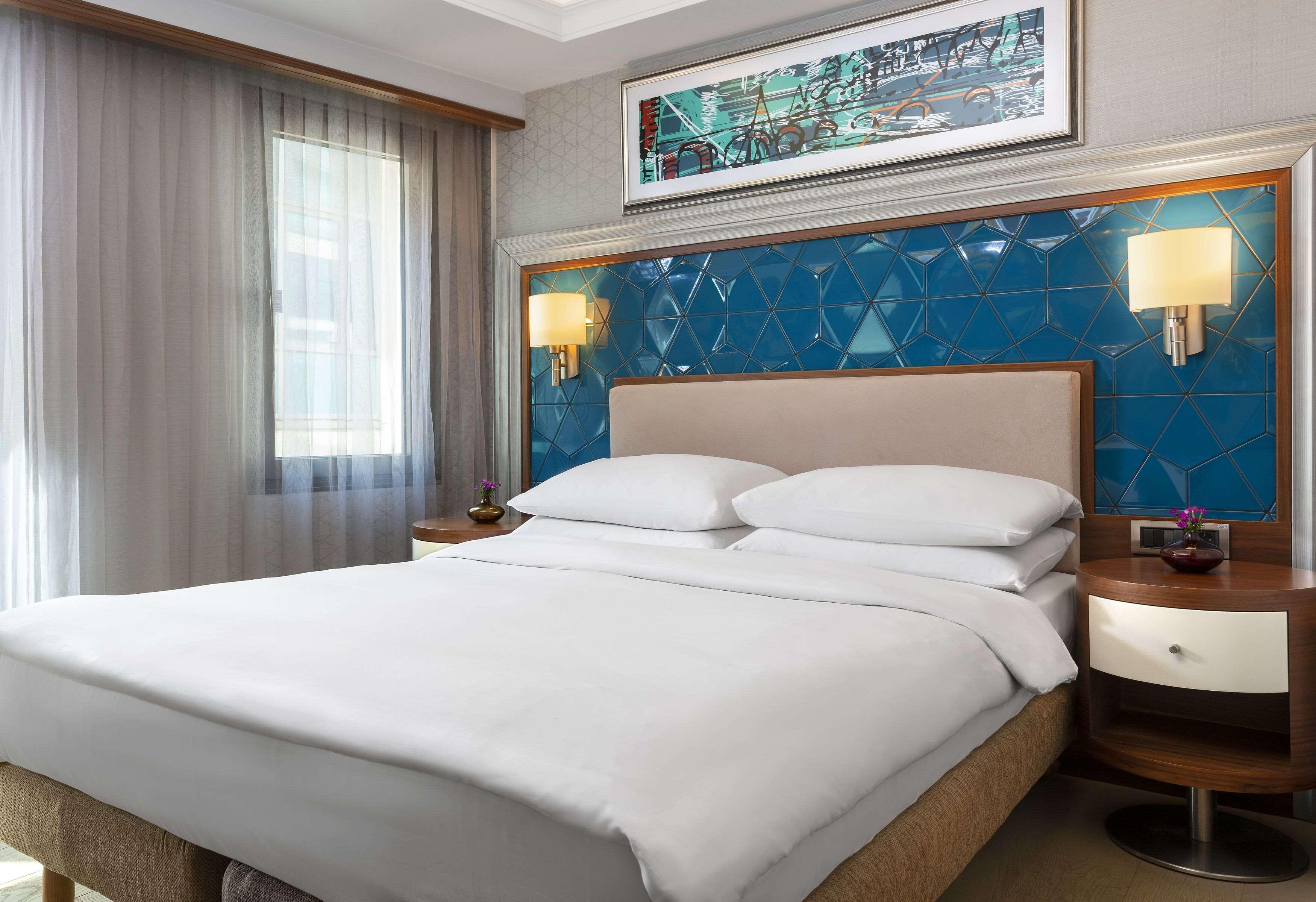 Radisson Blu Bosphorus Hotel Istambul Exterior foto A bedroom at the Hilton London Paddington