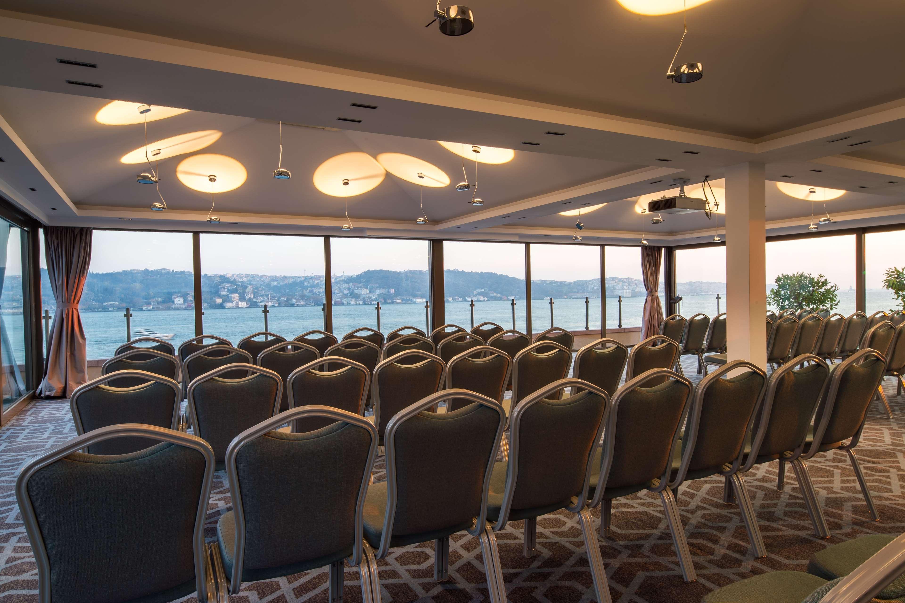 Radisson Blu Bosphorus Hotel Istambul Exterior foto The conference centre