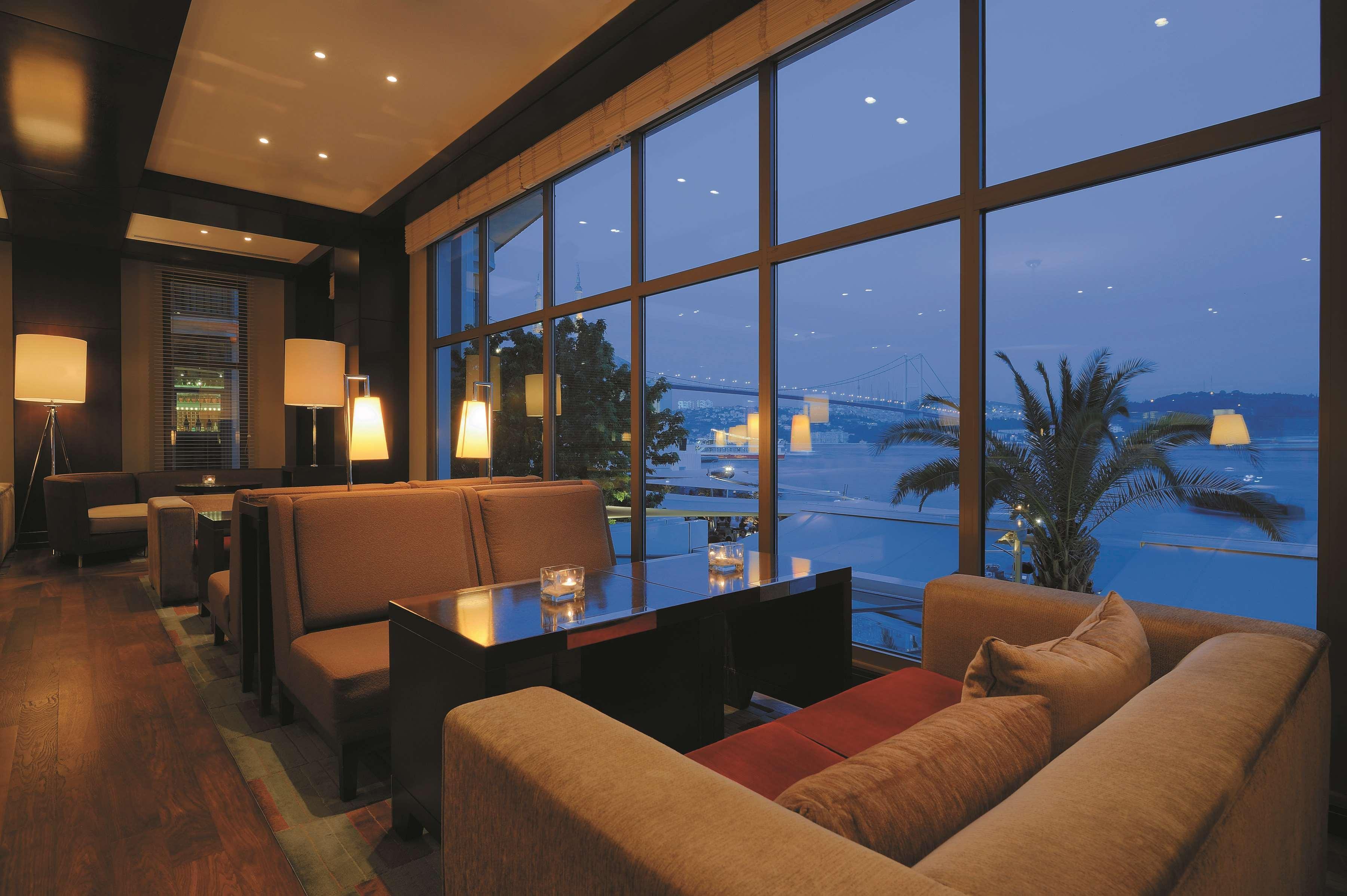 Radisson Blu Bosphorus Hotel Istambul Exterior foto The lounge at the airport