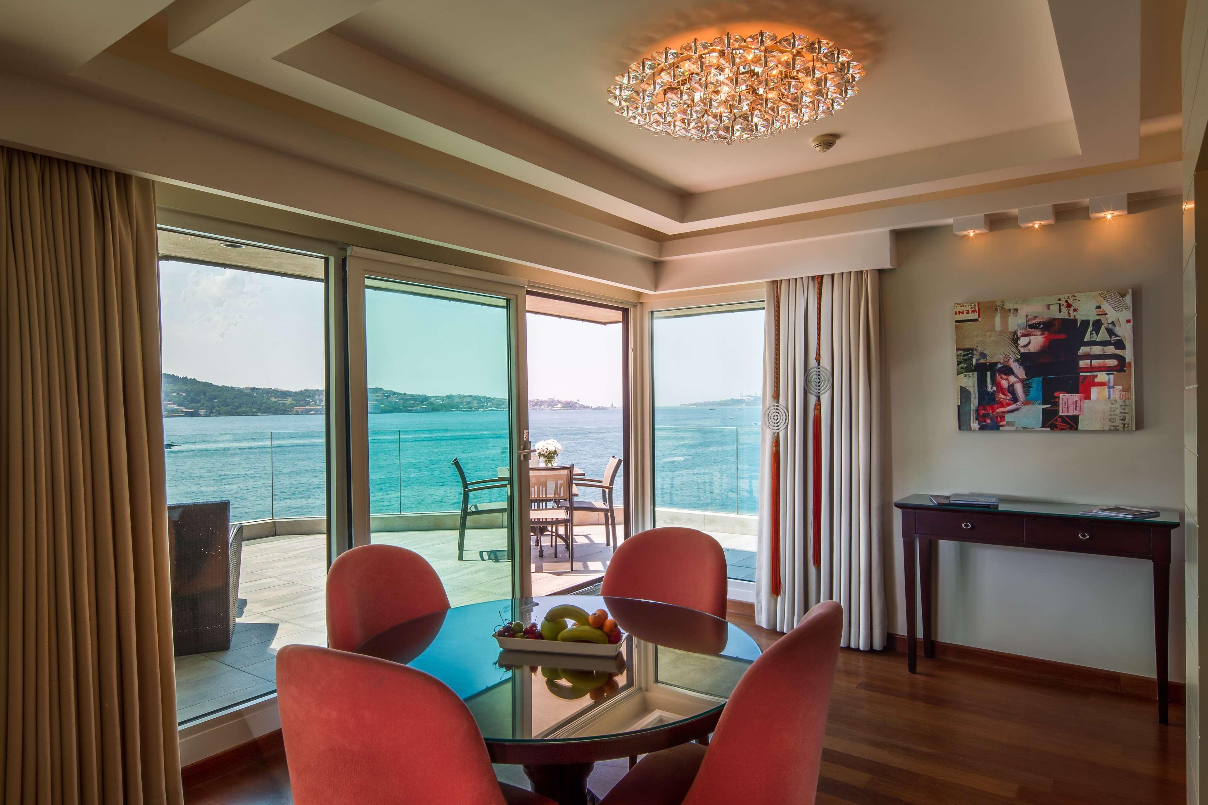 Radisson Blu Bosphorus Hotel Istambul Exterior foto A suite at the hotel